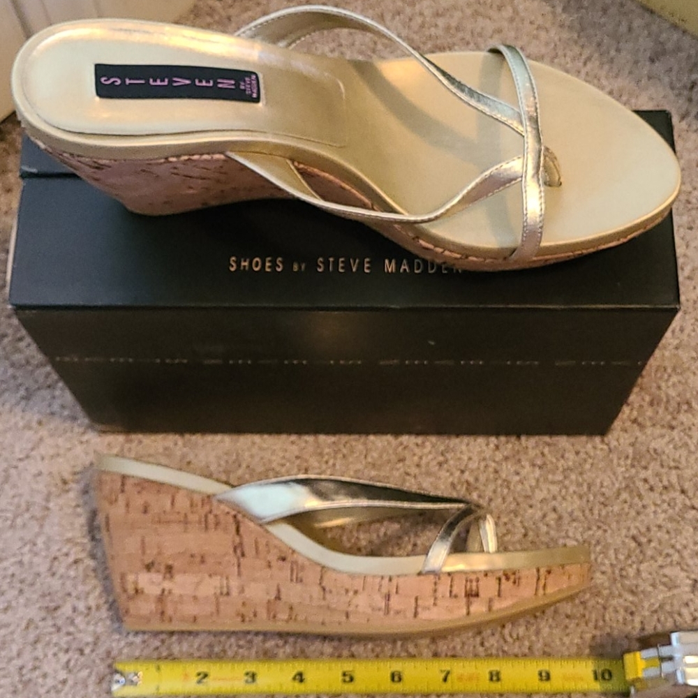 STEVEN by Steve Madden Sz10 Yanis gold wedges NEW